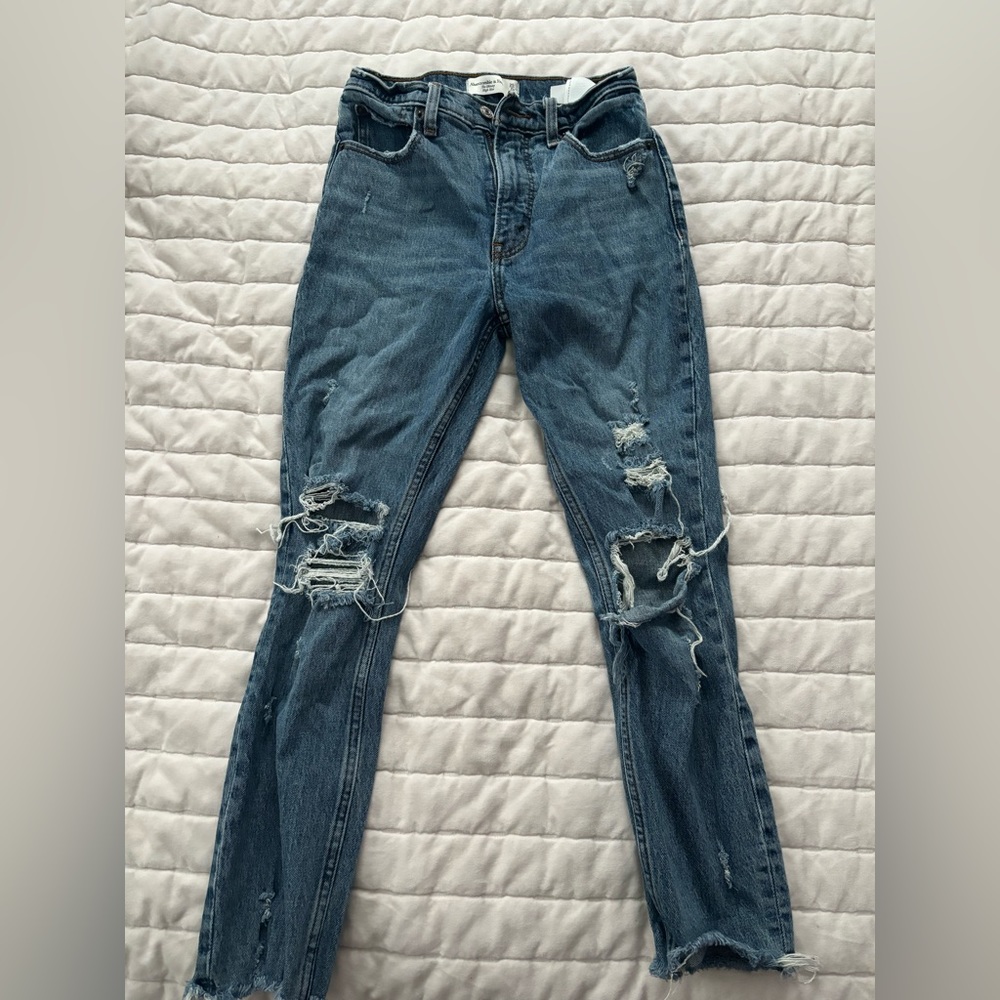 Abercrombie & Fitch The Skinny High Rise Jeans